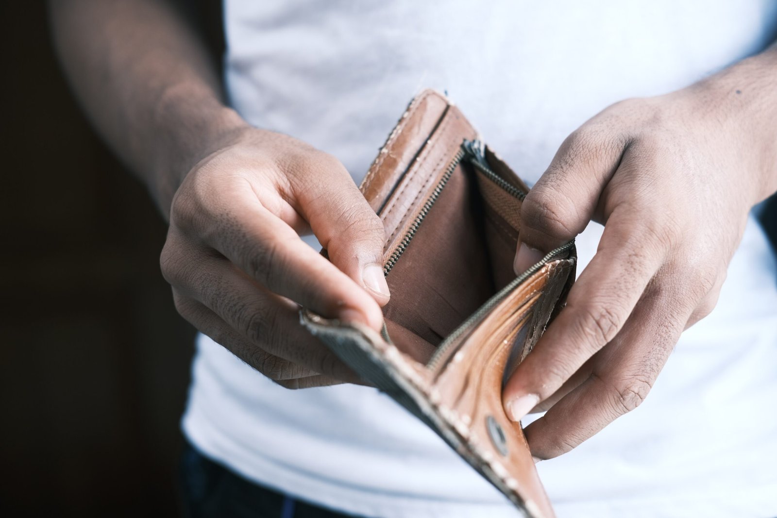 Building a Strong Financial Foundation – Avoiding Debt in Midlife